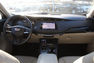 2023 Cadillac XT4 Premium Luxury