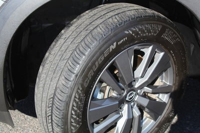 2023 Nissan Pathfinder SV