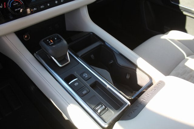 2023 Nissan Pathfinder SV