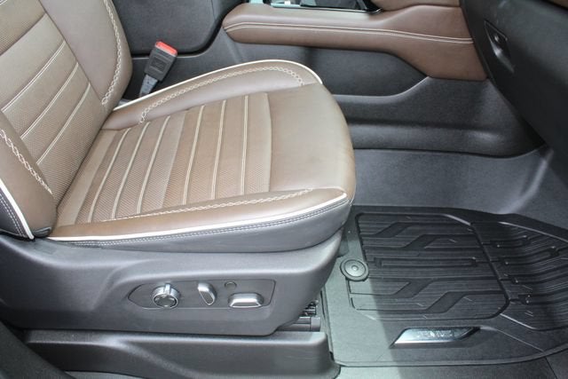 2025 GMC Yukon Denali Ultimate