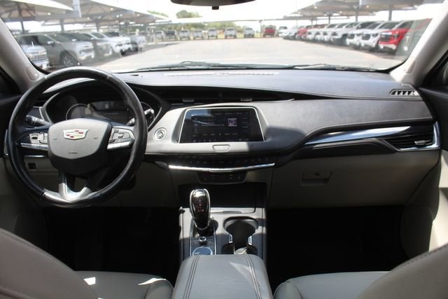 2021 Cadillac XT4 Luxury