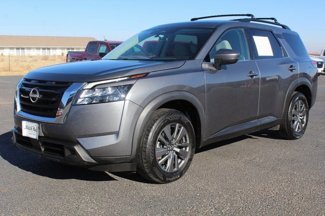 2023 Nissan Pathfinder SV