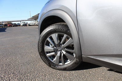 2023 Nissan Pathfinder SV