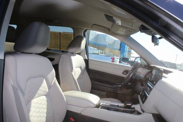 2023 Nissan Pathfinder SV