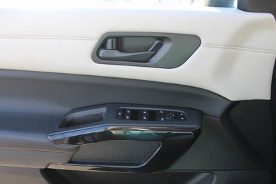 2023 Nissan Pathfinder SV